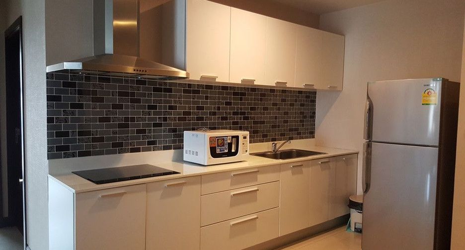 For rent 2 bedrooms condo in Watthana, Bangkok