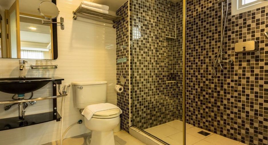 For sale 28 bedrooms hotel in Watthana, Bangkok