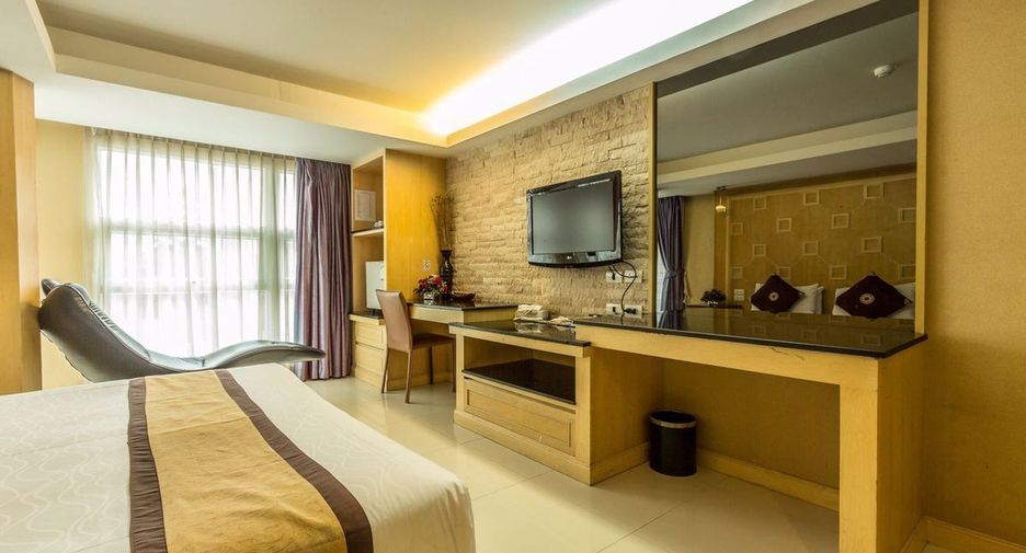 For sale 28 bedrooms hotel in Watthana, Bangkok