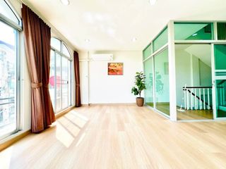 For rent 3 bedrooms townhouse in Prawet, Bangkok