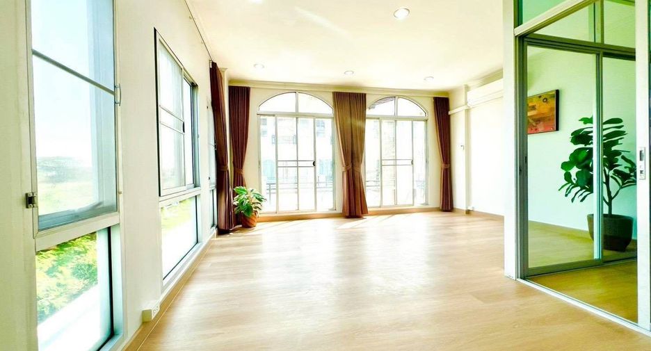 For rent 3 bedrooms townhouse in Prawet, Bangkok
