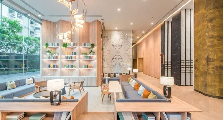 For sale 1 bed condo in Huai Khwang, Bangkok