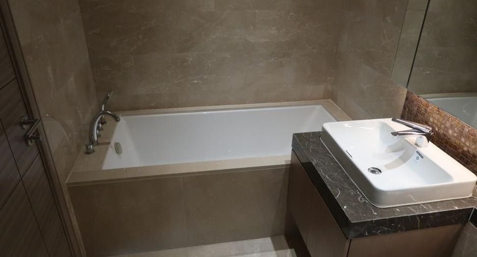 For sale 2 bedrooms condo in Pathum Wan, Bangkok