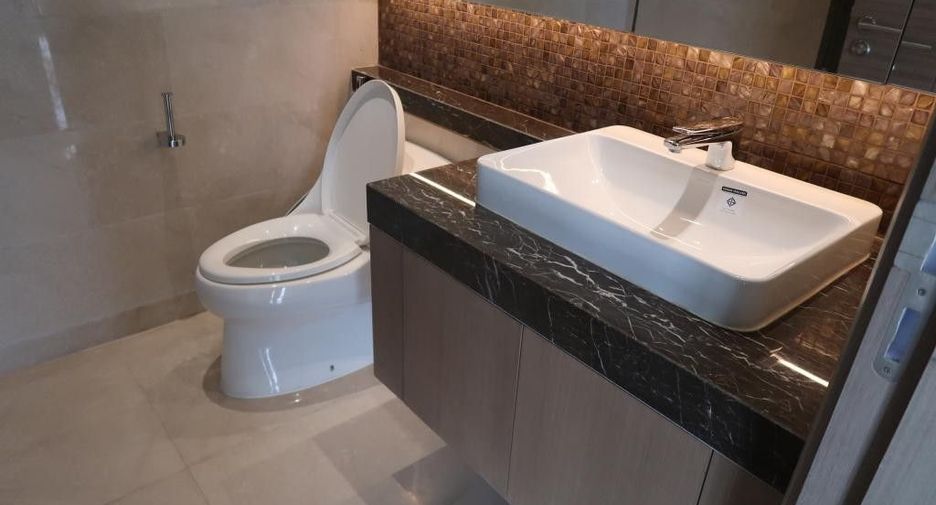 For sale 2 bedrooms condo in Pathum Wan, Bangkok