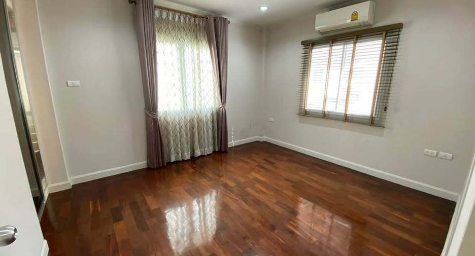 Haus zum Kauf mit 3 Zimmer in Saphan Sung, Bangkok