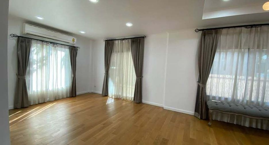 Haus zum Kauf mit 3 Zimmer in Saphan Sung, Bangkok