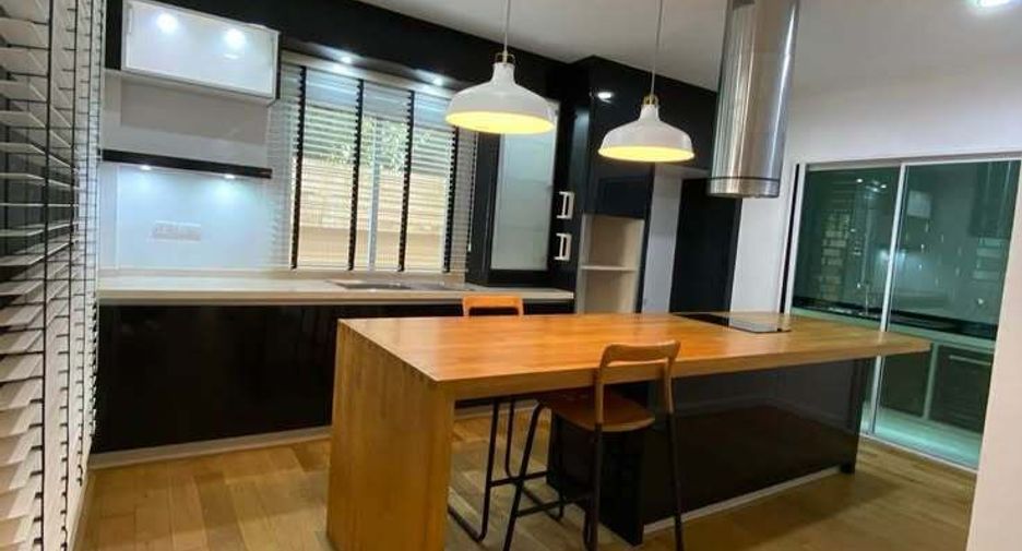 Haus zum Kauf mit 3 Zimmer in Saphan Sung, Bangkok
