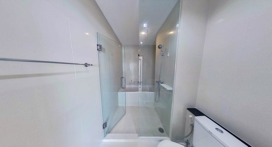 For sale 4 bedrooms condo in Watthana, Bangkok