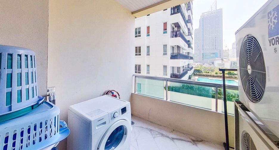 For sale 4 bedrooms condo in Watthana, Bangkok