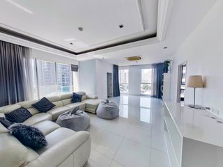 Condo en venta de 4 habitaciones en Watthana, Bangkok