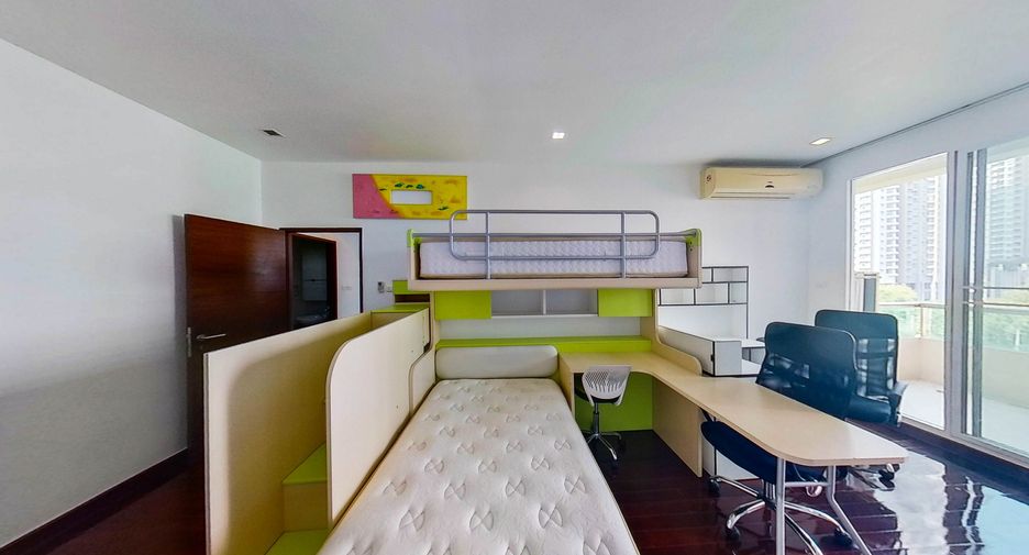 For sale 4 bedrooms condo in Watthana, Bangkok