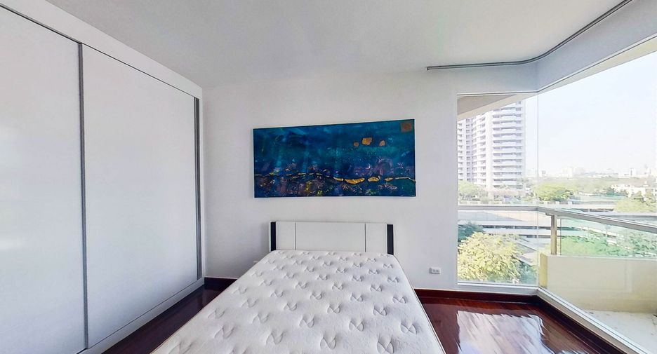 For sale 4 bedrooms condo in Watthana, Bangkok