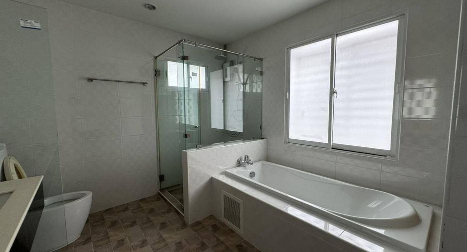 For sale 3 bedrooms house in Sai Mai, Bangkok