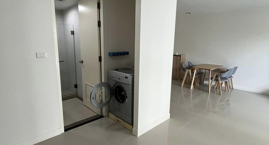 For rent 2 bedrooms condo in Phaya Thai, Bangkok