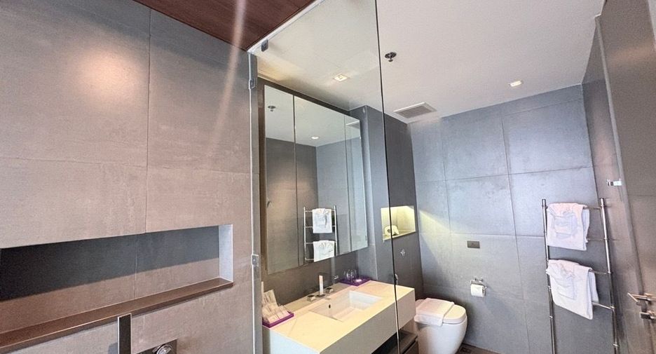 For rent 2 bedrooms condo in Sathon, Bangkok