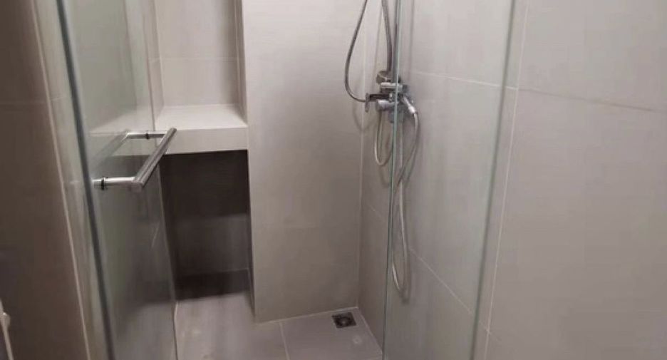 Wohnung zur Miete mit Studio in Huai Khwang, Bangkok