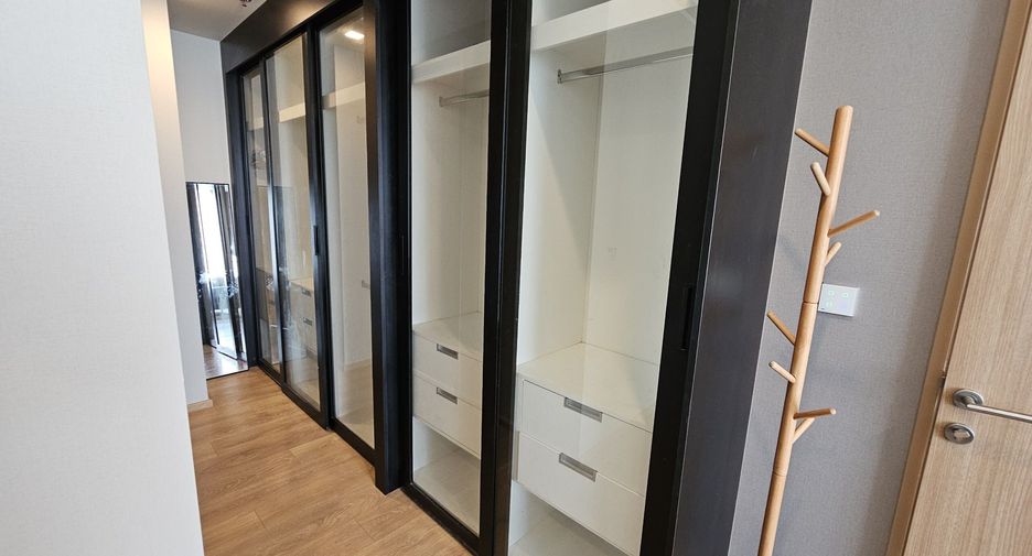 Wohnung zur Miete mit Studio in Watthana, Bangkok