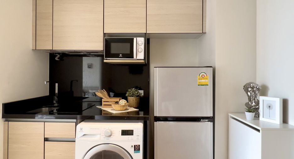 For rent studio condo in Khlong Toei, Bangkok