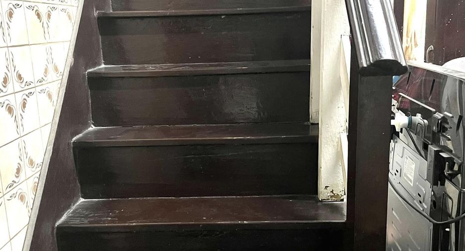 For sale 1 bed townhouse in Bang Rak, Bangkok