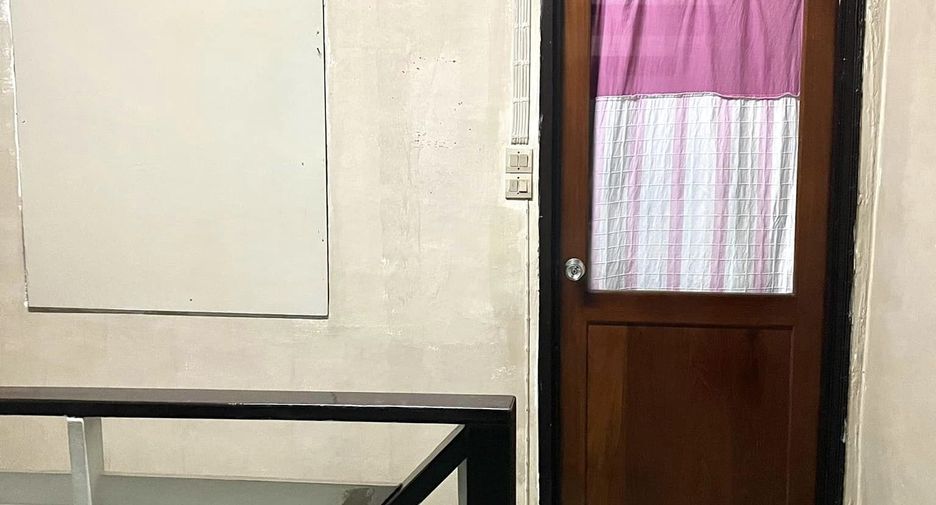 For sale 1 bed townhouse in Bang Rak, Bangkok
