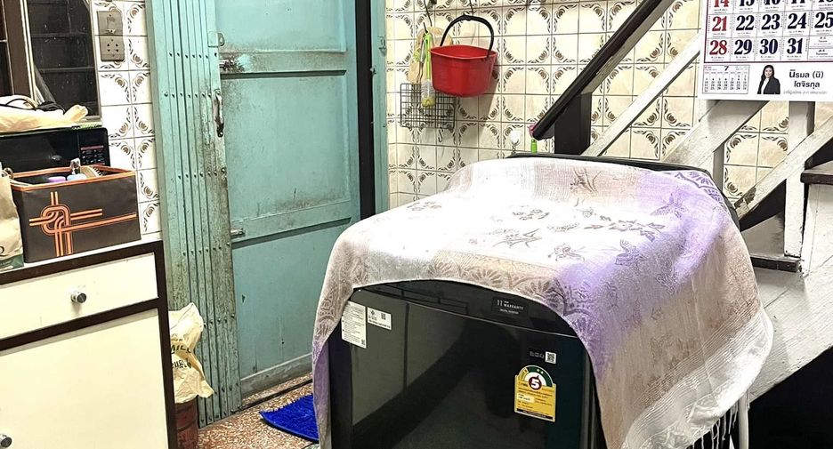 For sale 1 bed townhouse in Bang Rak, Bangkok
