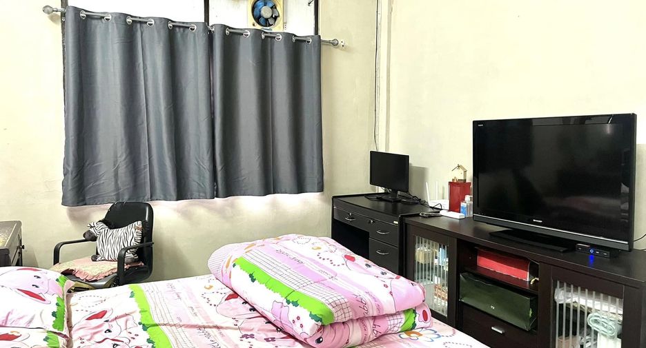 For sale 1 bed townhouse in Bang Rak, Bangkok