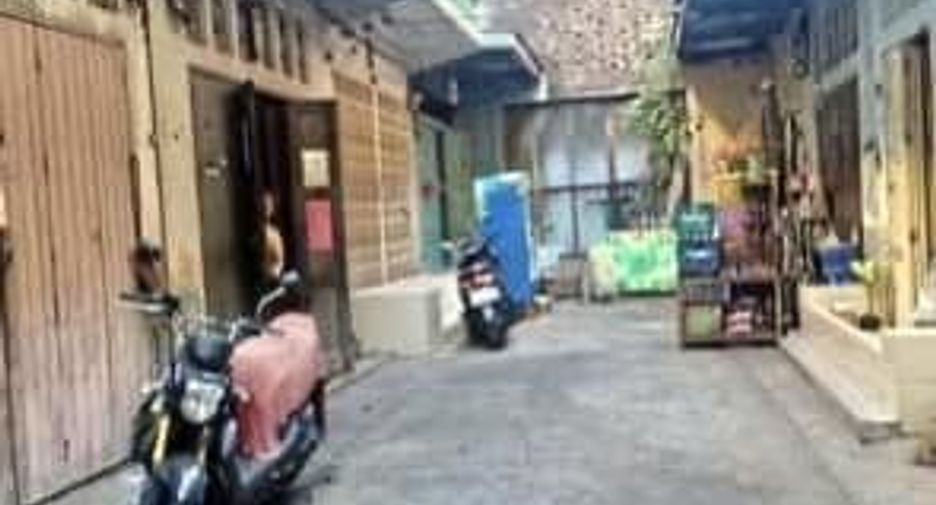For sale 1 bed townhouse in Bang Rak, Bangkok