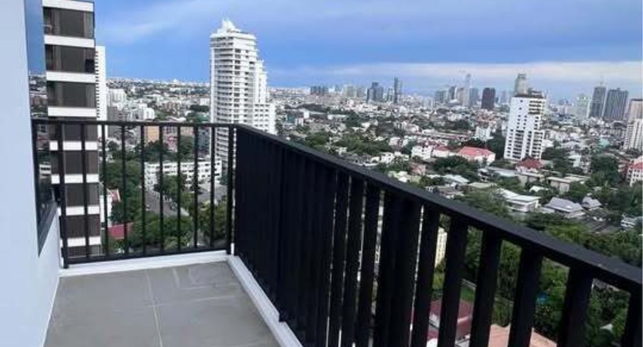 For sale and for rent 2 bedrooms condo in Watthana, Bangkok