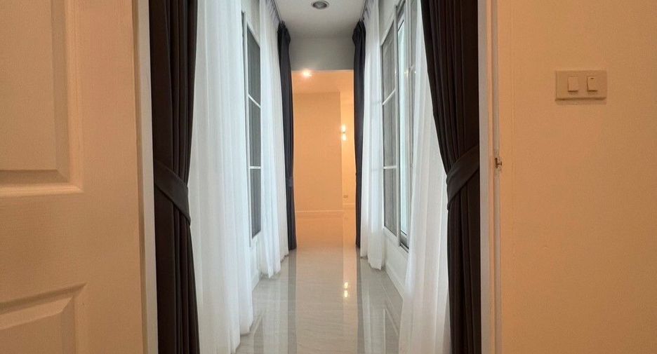 À louer 5 chambres maison à Bang Phli, Samut Prakan