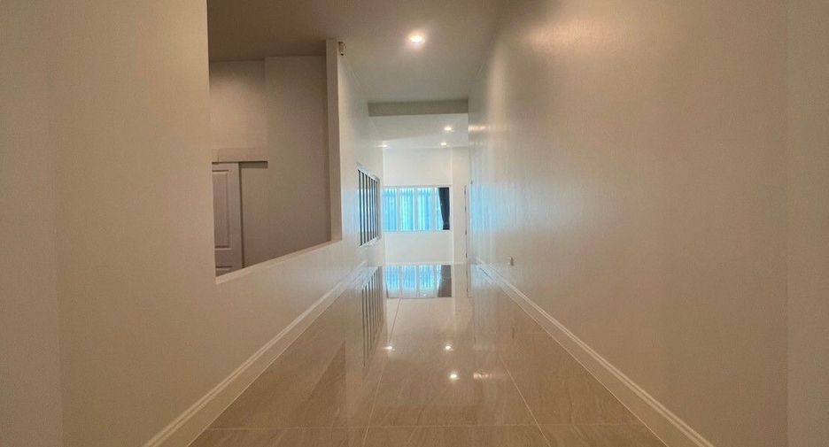 À louer 5 chambres maison à Bang Phli, Samut Prakan