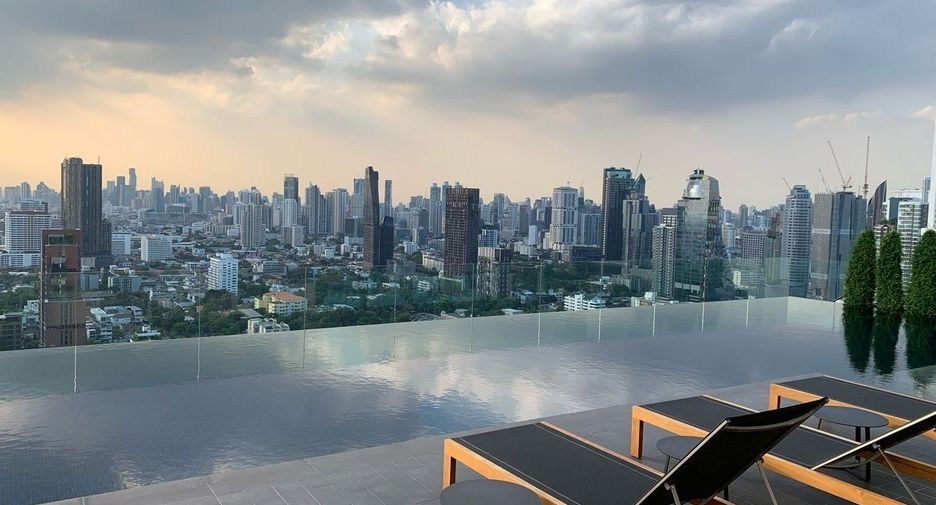 Condo en alquiler de 1 habitaciones en Khlong Toei, Bangkok