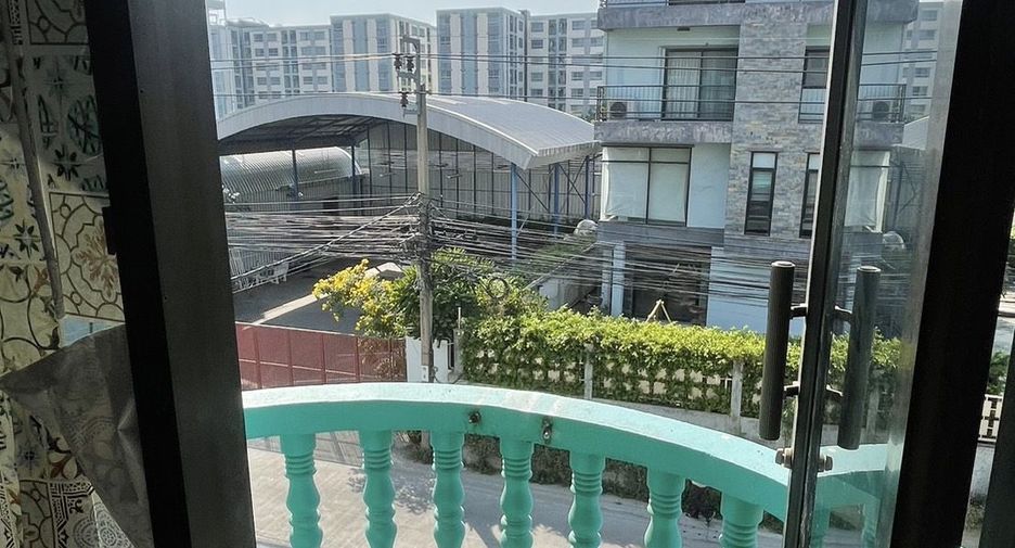 For sale 1 bed townhouse in Lat Krabang, Bangkok