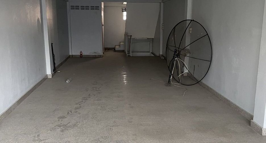 For sale 1 bed townhouse in Lat Krabang, Bangkok