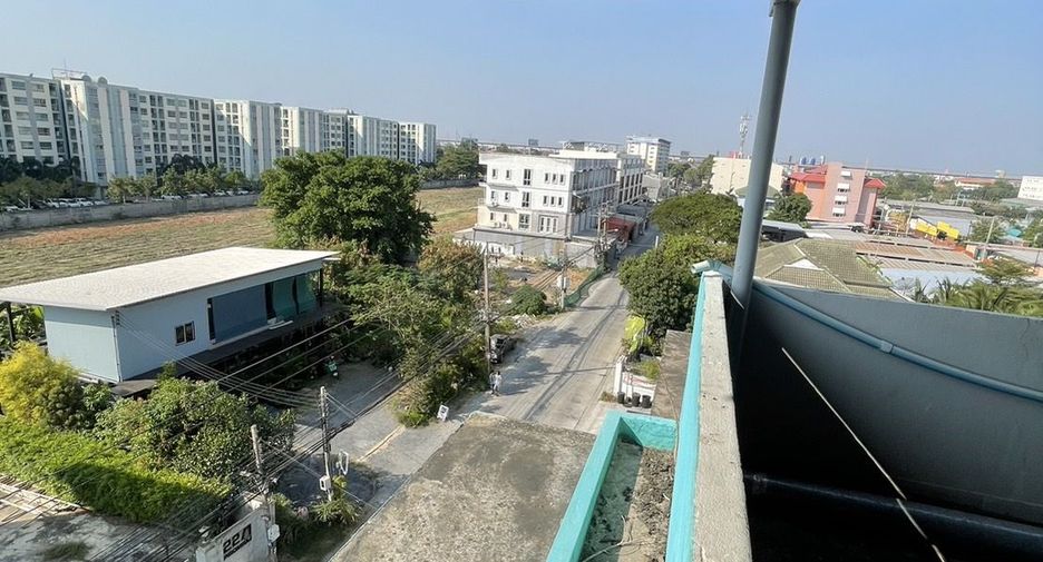 For sale 1 bed townhouse in Lat Krabang, Bangkok