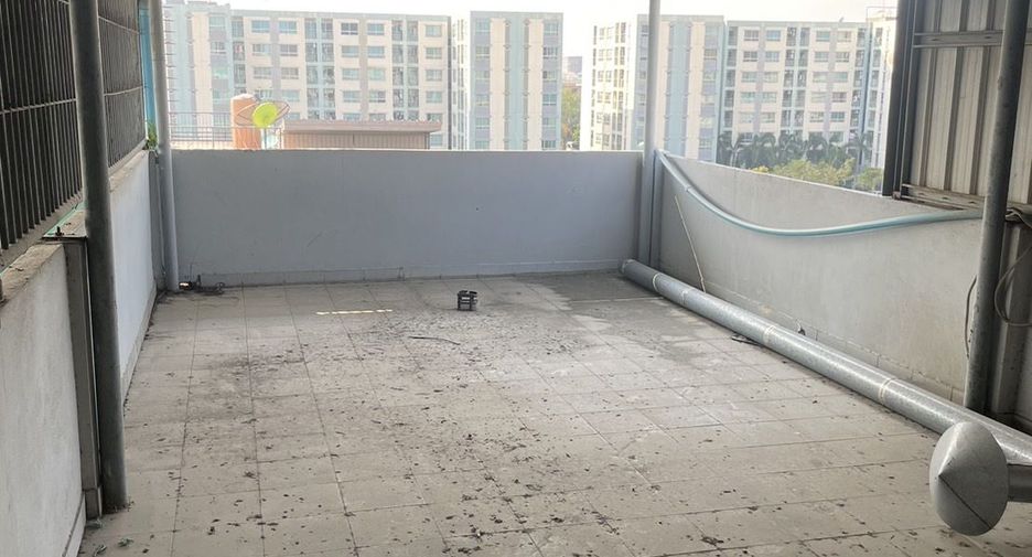 For sale 1 bed townhouse in Lat Krabang, Bangkok