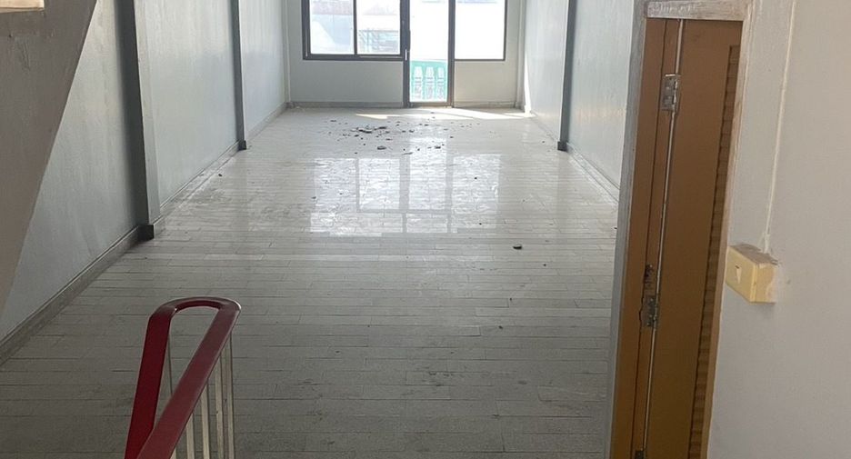 For sale 1 bed townhouse in Lat Krabang, Bangkok