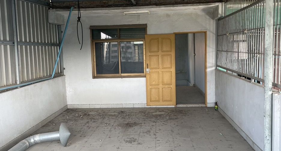 For sale 1 bed townhouse in Lat Krabang, Bangkok