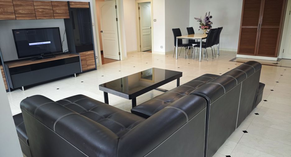 For rent 2 bedrooms condo in Pathum Wan, Bangkok