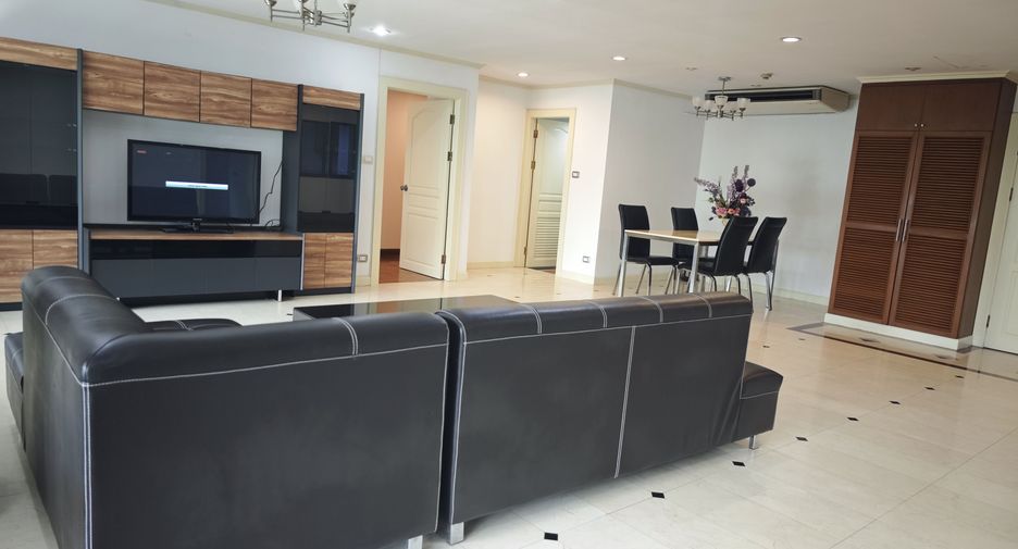 For rent 2 bedrooms condo in Pathum Wan, Bangkok