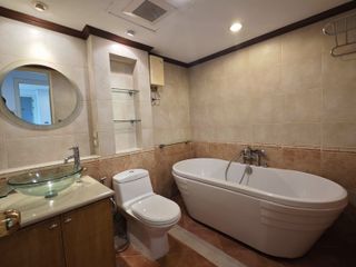 For rent 2 bedrooms condo in Pathum Wan, Bangkok