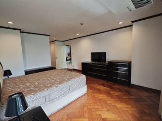 For rent 2 bedrooms condo in Pathum Wan, Bangkok