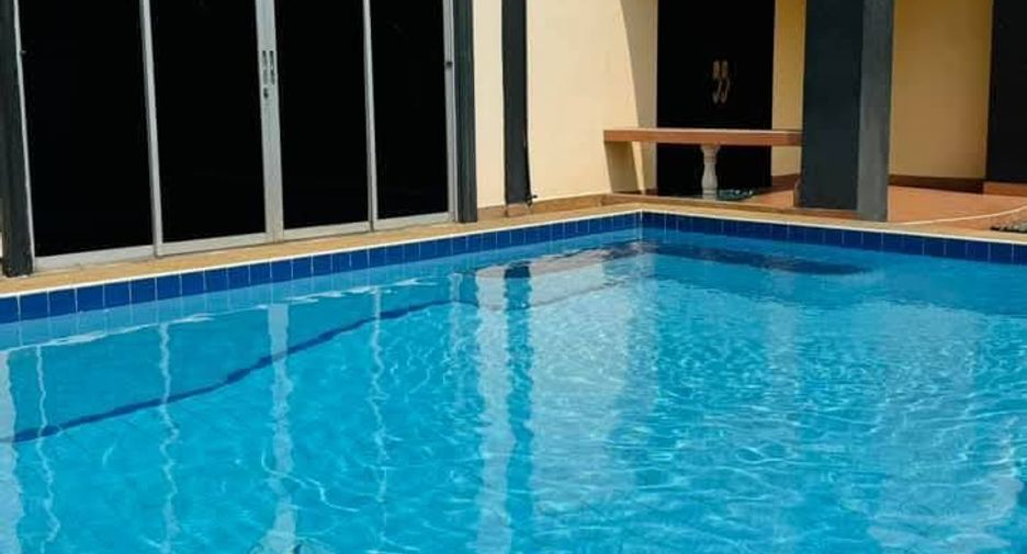 For rent 5 bedrooms villa in Bang Lamung, Chonburi