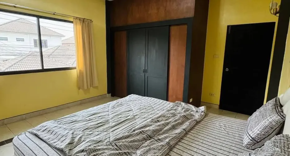 For rent 5 bedrooms villa in Bang Lamung, Chonburi