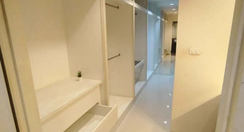 À louer 2 chambres condo à Khlong Toei, Bangkok