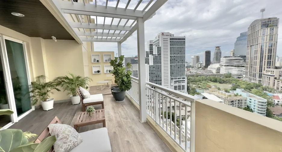 For sale and for rent 4 bedrooms condo in Khlong Toei, Bangkok