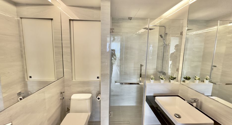 For sale and for rent 4 bedrooms condo in Khlong Toei, Bangkok
