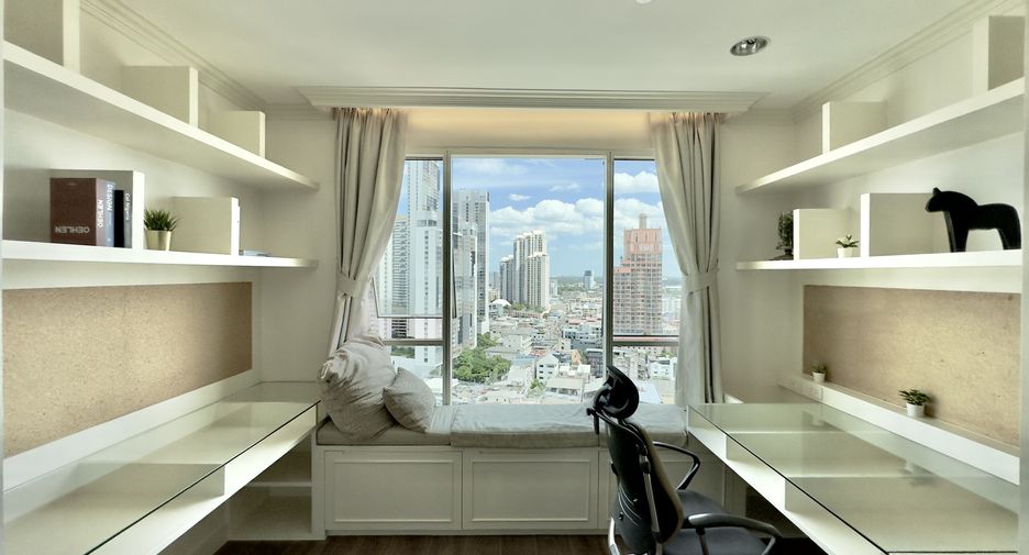 For sale and for rent 4 bedrooms condo in Khlong Toei, Bangkok
