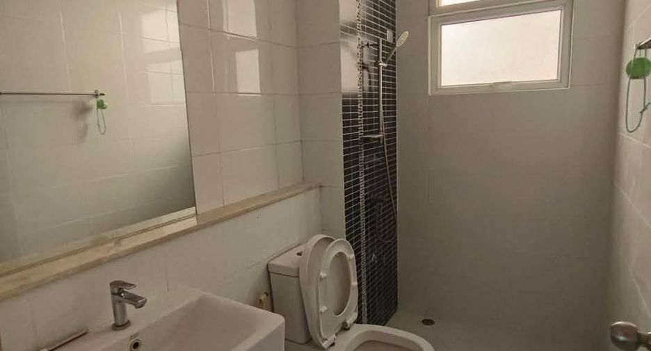 For rent 3 ベッドルーム townhouse in Bang Khen, Bangkok