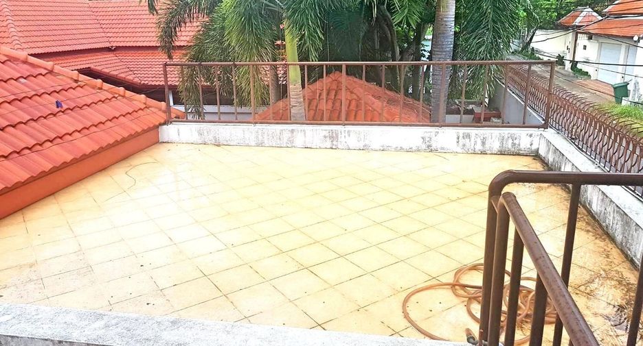 À vendre et à louer 3 chambres maison à Bang Lamung, Chonburi