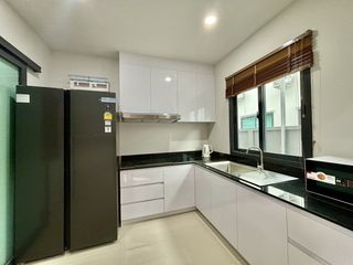Haus zur Miete mit 3 Zimmer in Bang Lamung, Chonburi